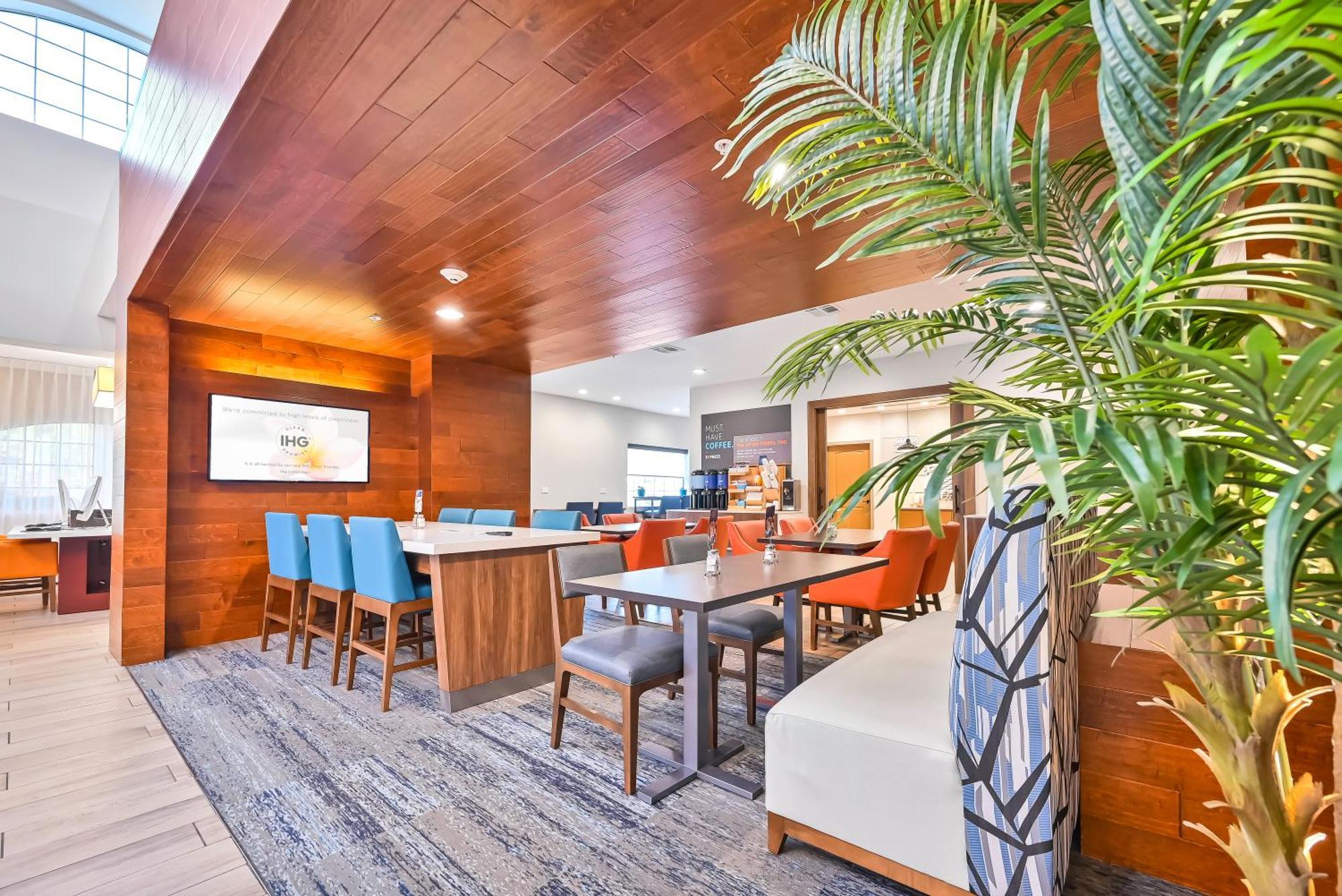 Holiday Inn Express Palestine By Ihg Exterior foto